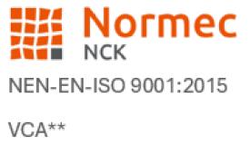 Een groene kraanmachine